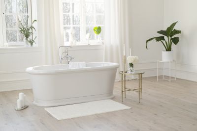 Custom Fit Bathtub